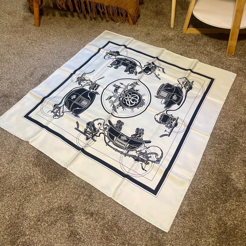 New Hermes CARROSSES scarf